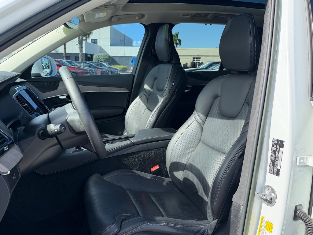 Used 2023 Volvo XC90 B6 Ultimate w/ Protection Package Premier AWD/4WD image 9