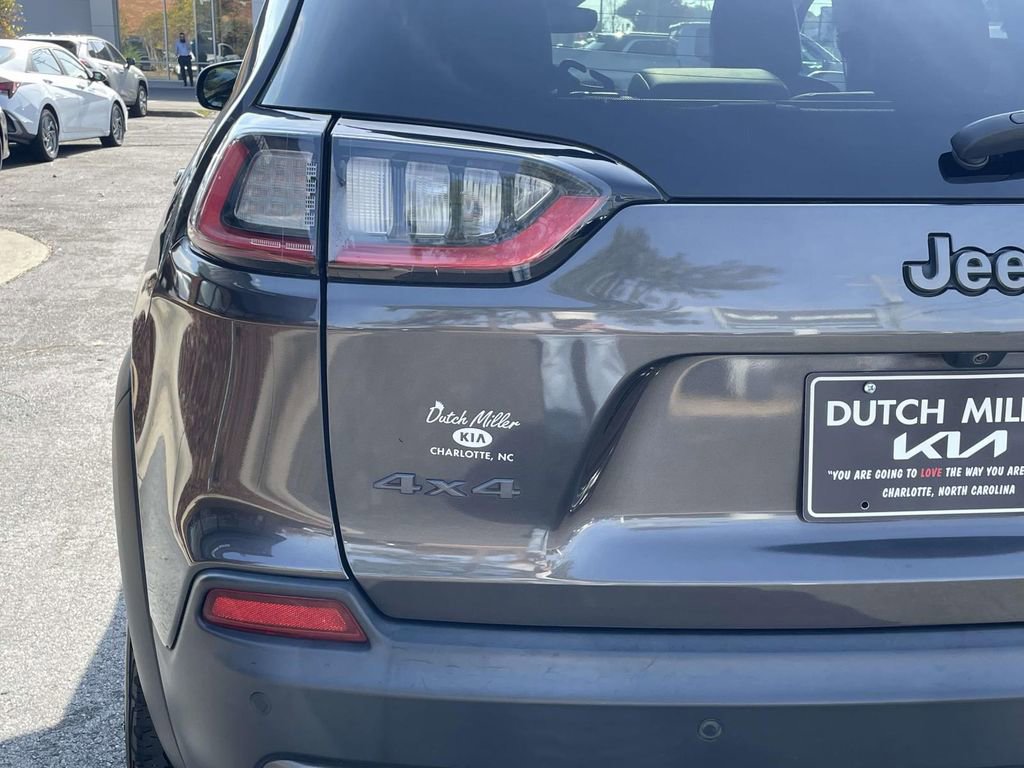 Used 2019 Jeep Cherokee Trailhawk image 12