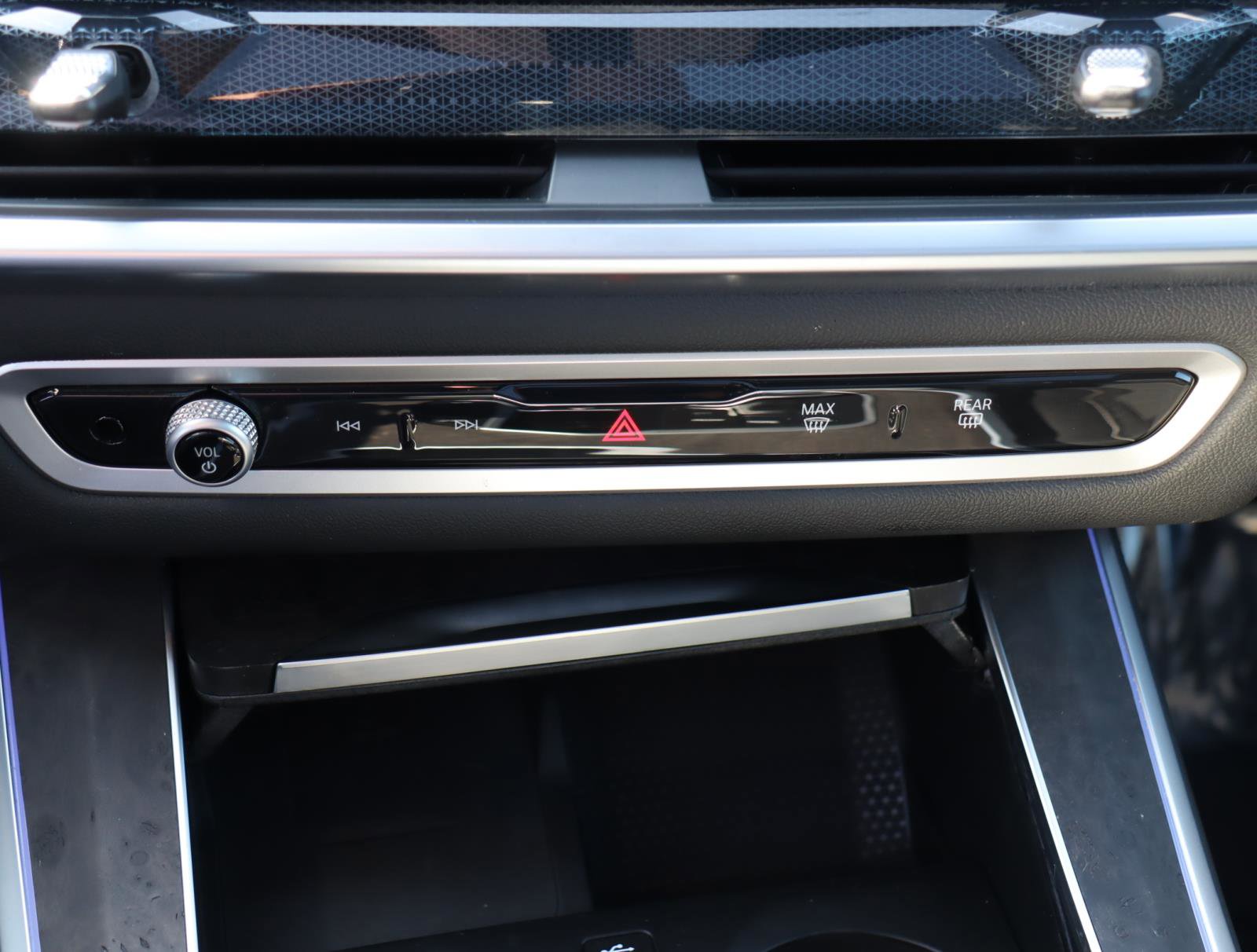 Used 2025 BMW X5 xDrive40i w/ Premium Package image 24