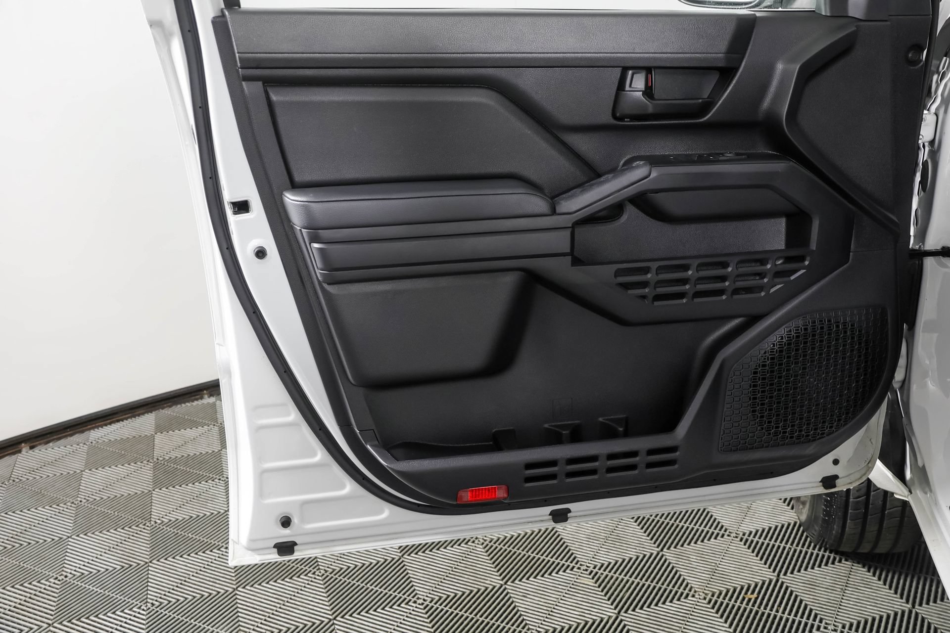 Used 2024 Toyota Tacoma SR RWD image 33