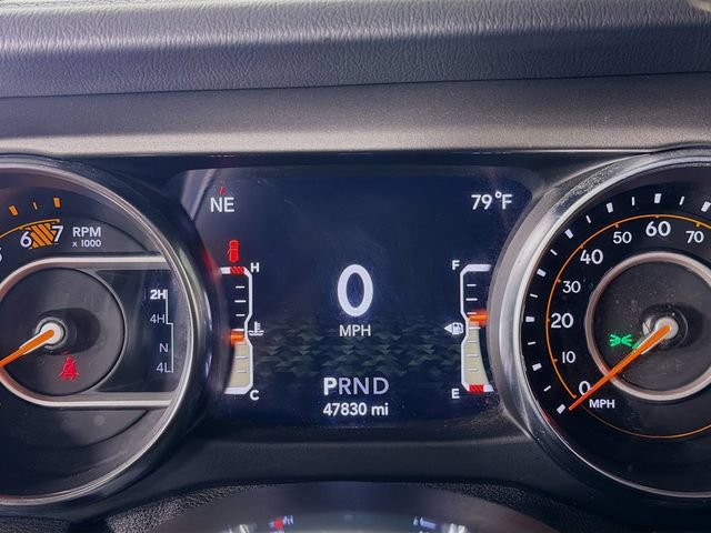 Used 2019 Jeep Wrangler Unlimited Sahara AWD/4WD image 14
