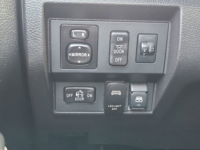 Used 2014 Toyota Tundra SR5 w/ SR5 Upgrade Package image 17