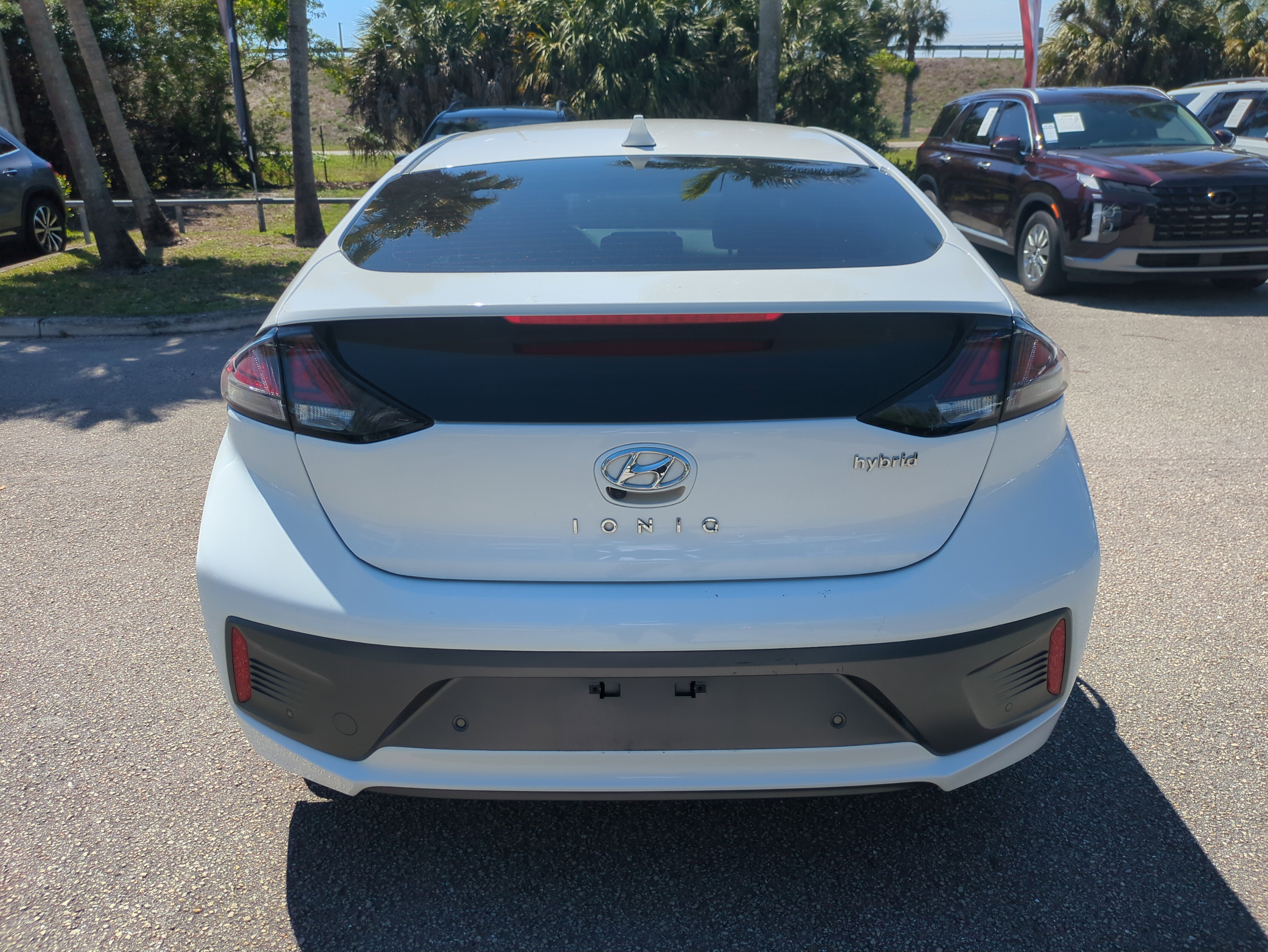 Used 2020 Hyundai Ioniq Limited image 6