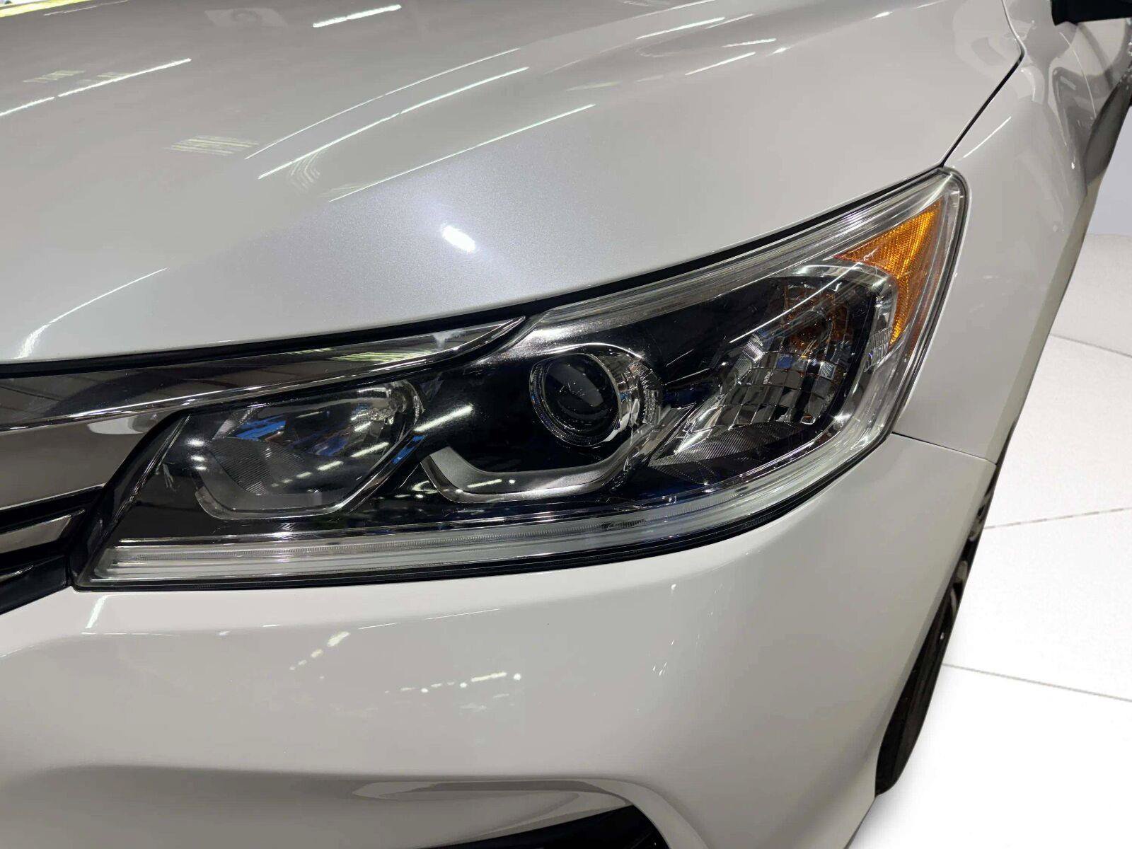 Used 2017 Honda Accord Sport Special Edition image 11