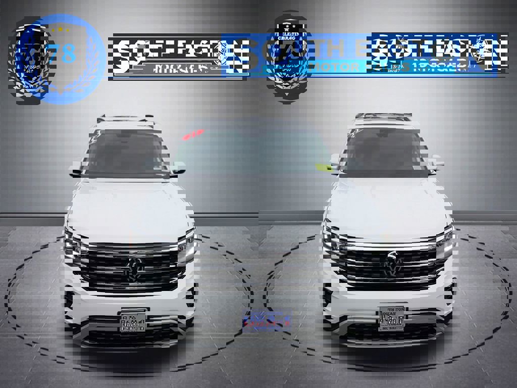 Used 2021 Volkswagen Atlas SE w/ Panoramic Sunroof Package image 3