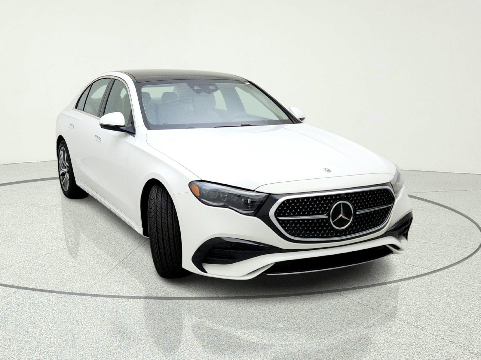 New 2026 Mercedes-Benz E 450 4MATIC Sedan image 4
