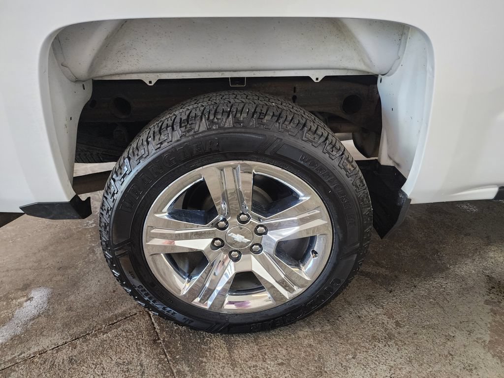 Used 2018 Chevrolet Silverado 1500 Custom w/ Custom Value Package AWD/4WD image 37