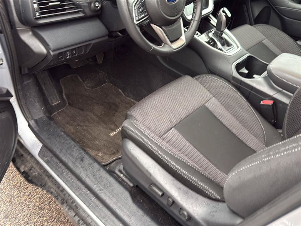 Used 2025 Subaru Outback Premium AWD/4WD image 19