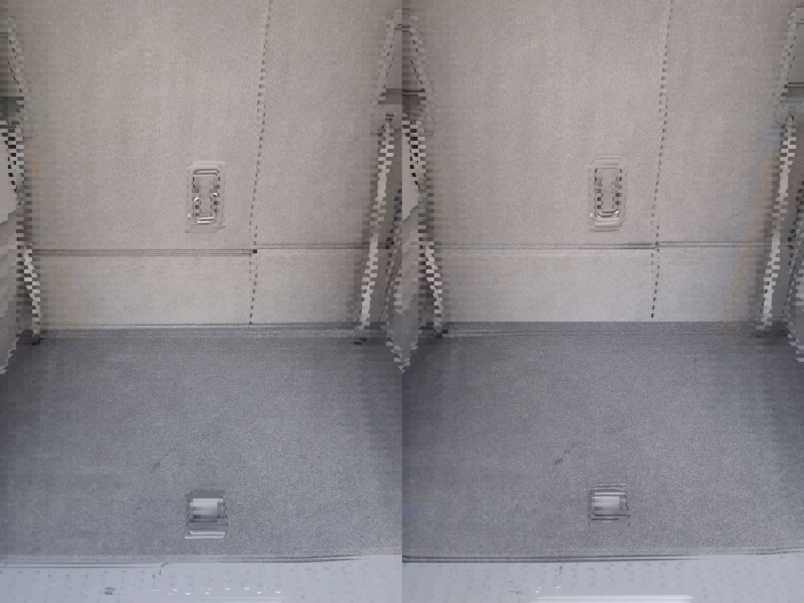 Used 2011 Buick Enclave CXL image 34