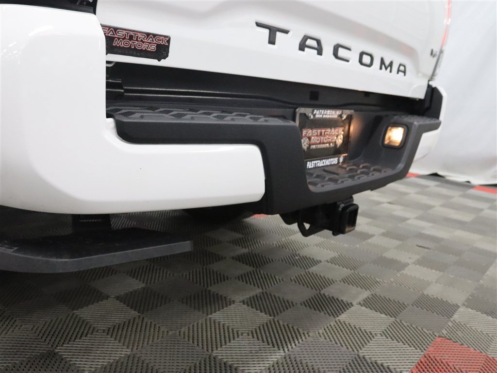 Used 2023 Toyota Tacoma TRD Sport AWD/4WD image 9