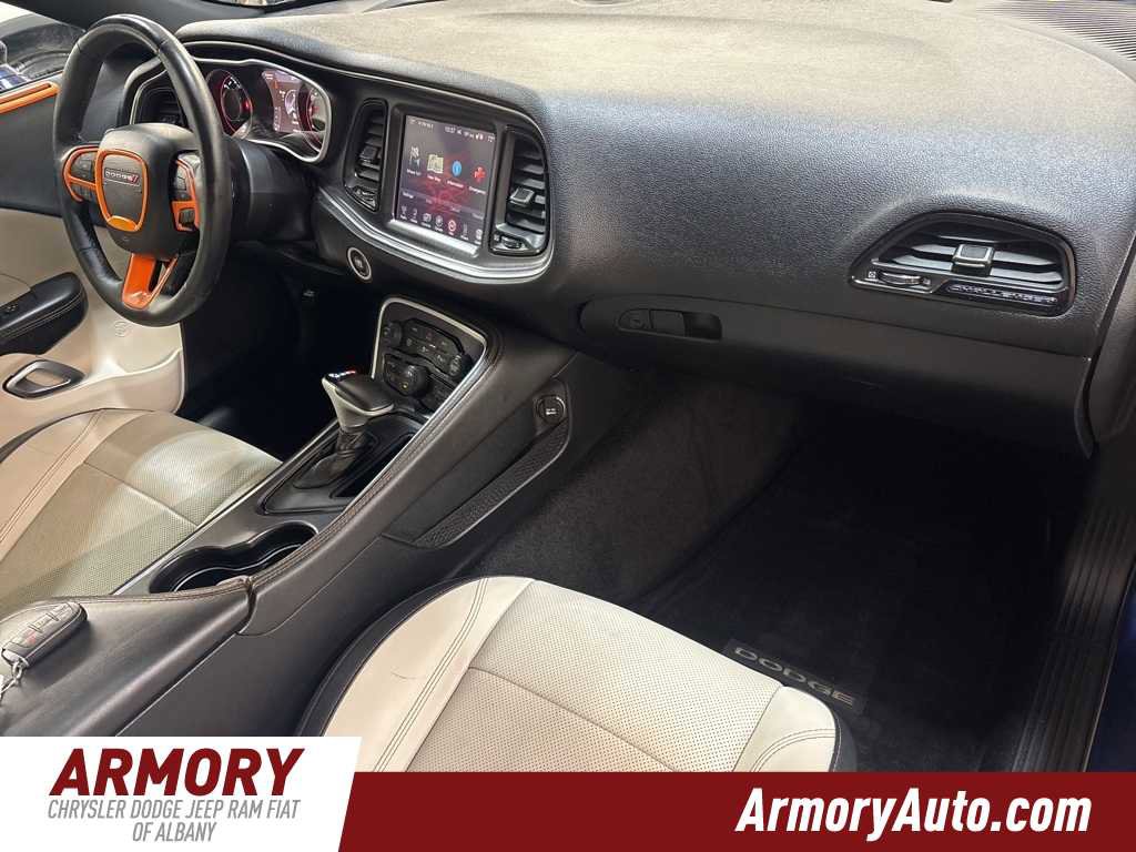 Used 2015 Dodge Challenger R/T Plus image 28