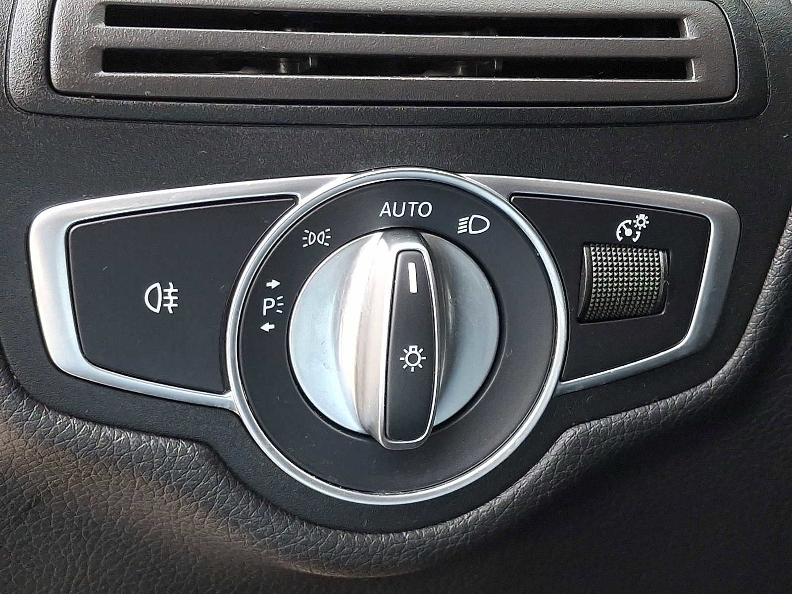 Used 2022 Mercedes-Benz GLC 300 4MATIC image 25