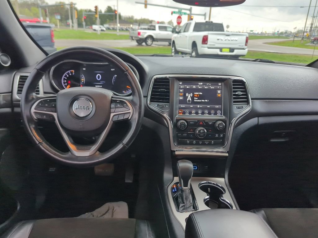 Used 2018 Jeep Grand Cherokee Altitude AWD/4WD image 32