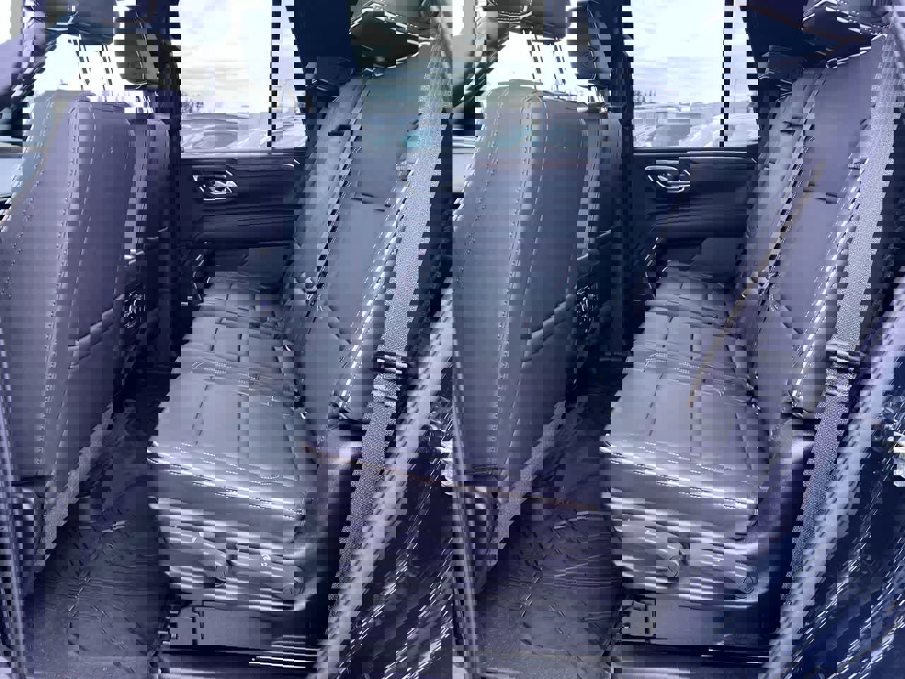 Used 2021 Chevrolet Tahoe Premier w/ Premium Package image 23