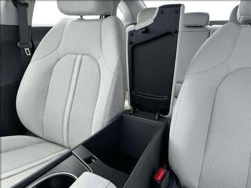 New 2025 Hyundai Sonata SEL image 17