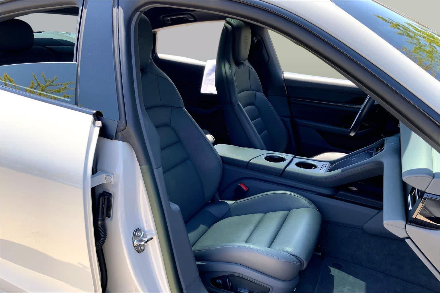 Used 2022 Porsche Taycan RWD image 8