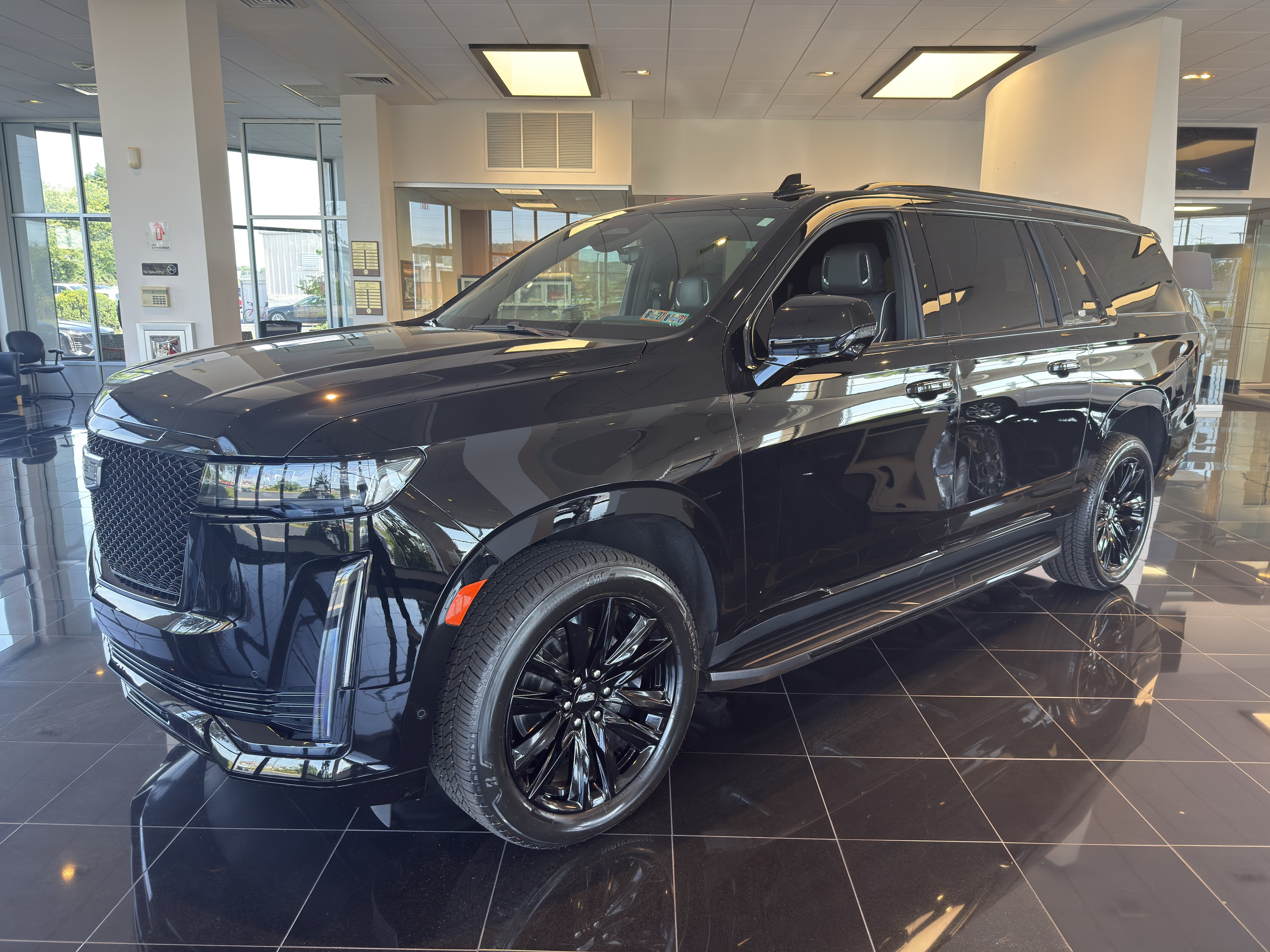 Certified 2022 Cadillac Escalade ESV Sport AWD/4WD image 3