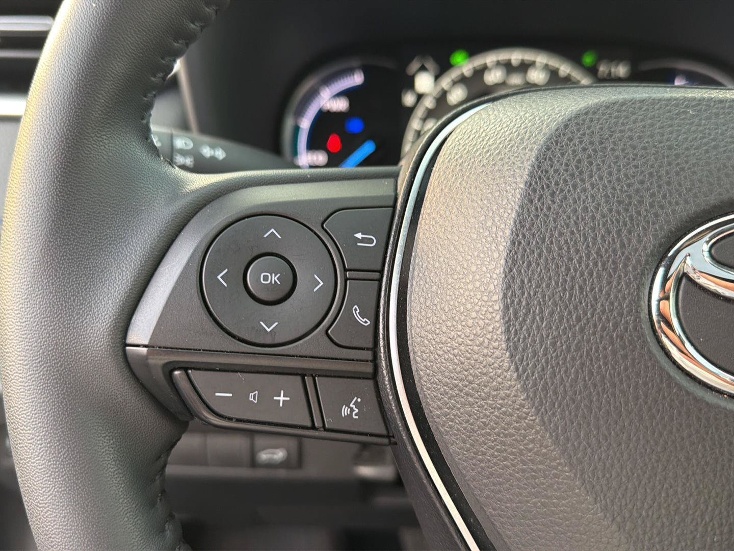 Certified 2025 Toyota RAV4 XSE AWD/4WD image 21