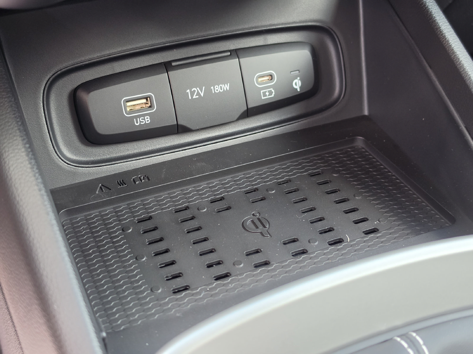 New 2026 Hyundai Venue SEL FWD image 25