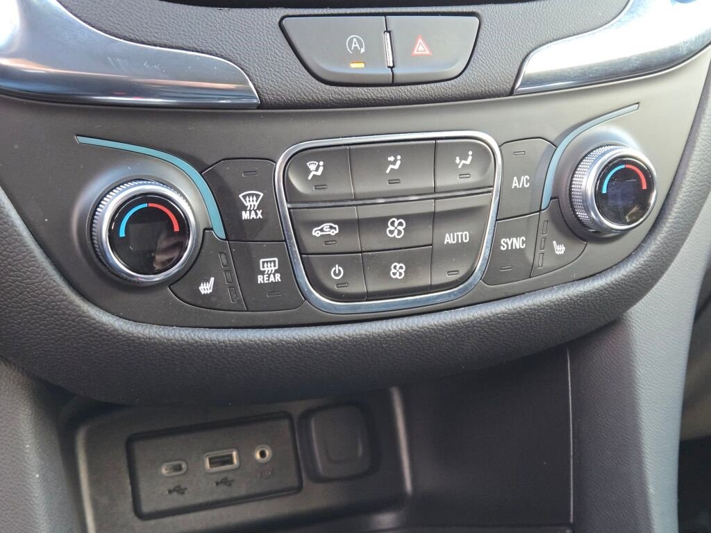 Used 2023 Chevrolet Equinox LT image 28