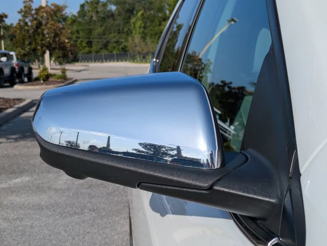 Used 2021 Chevrolet Equinox Premier FWD image 11