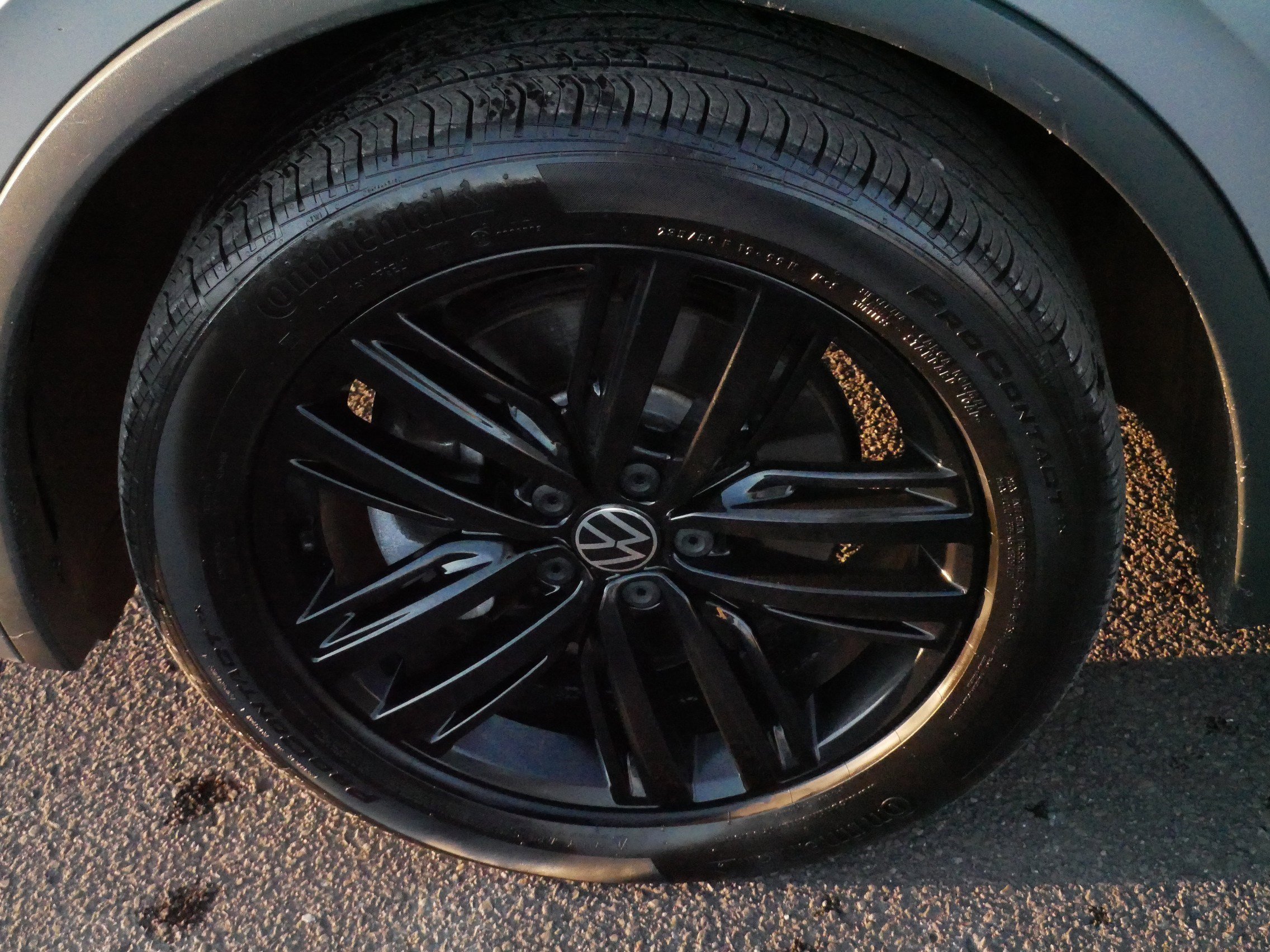 Certified 2022 Volkswagen Tiguan SE R-Line image 15