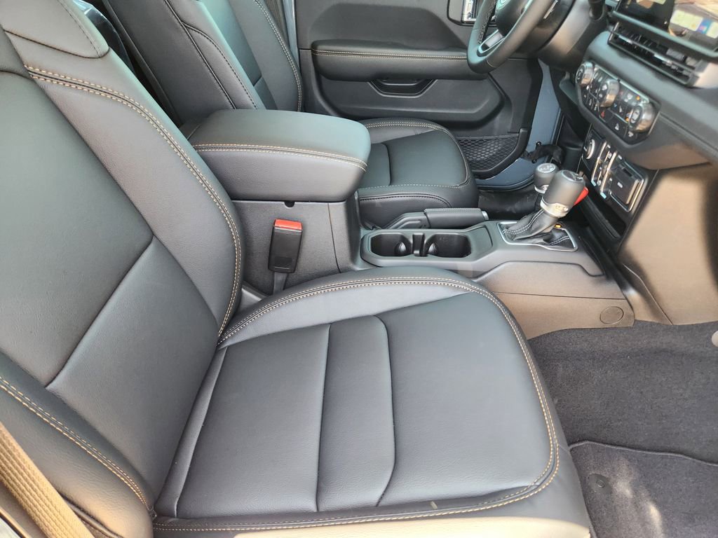 New 2026 Jeep Gladiator Sport AWD/4WD image 10