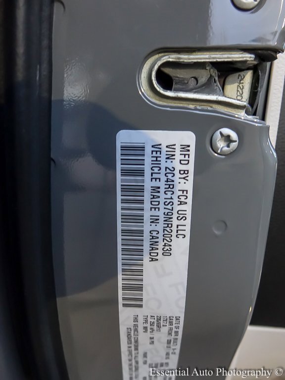 Used 2022 Chrysler Pacifica Limited w/ Uconnect Theater Family Group image 38