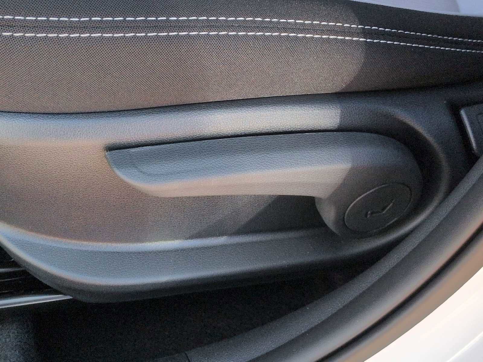 Certified 2026 Hyundai Venue SEL image 17