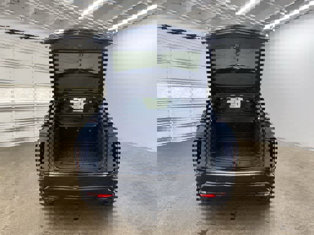 Certified 2025 Cadillac Lyriq Luxury w/ Nappa Leather Package image 28