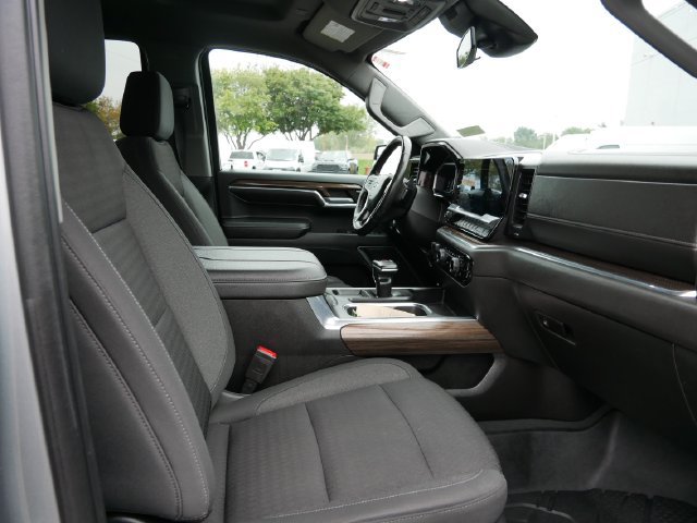 Used 2023 Chevrolet Silverado 1500 LT w/ Z71 Off-Road Package AWD/4WD image 15