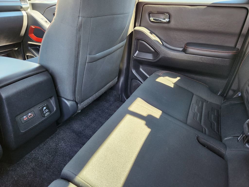 Used 2023 Nissan Frontier PRO-4X w/ Pro Convenience Package image 15