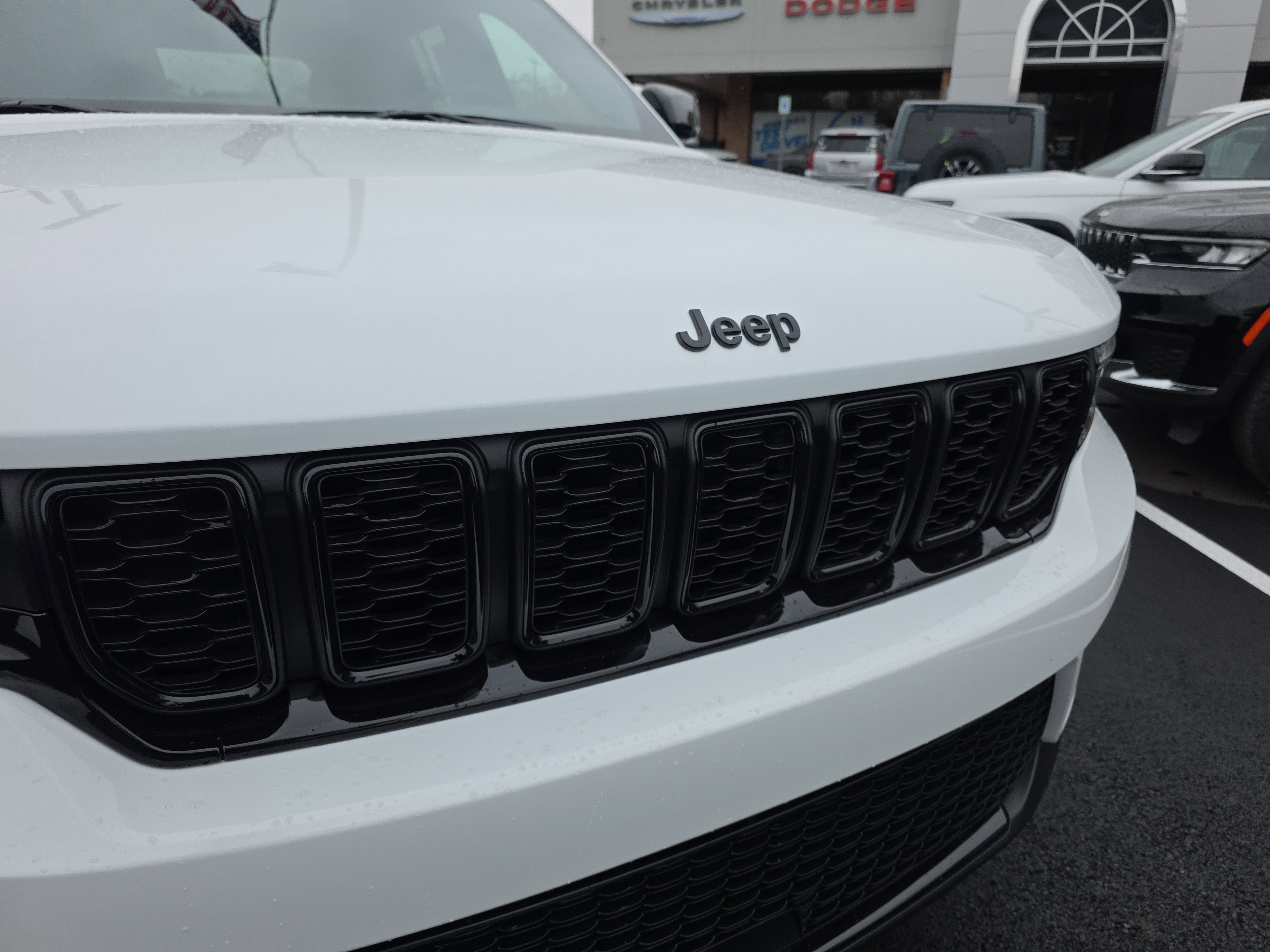 New 2025 Jeep Grand Cherokee Limited w/ Black Appearance Package image 27