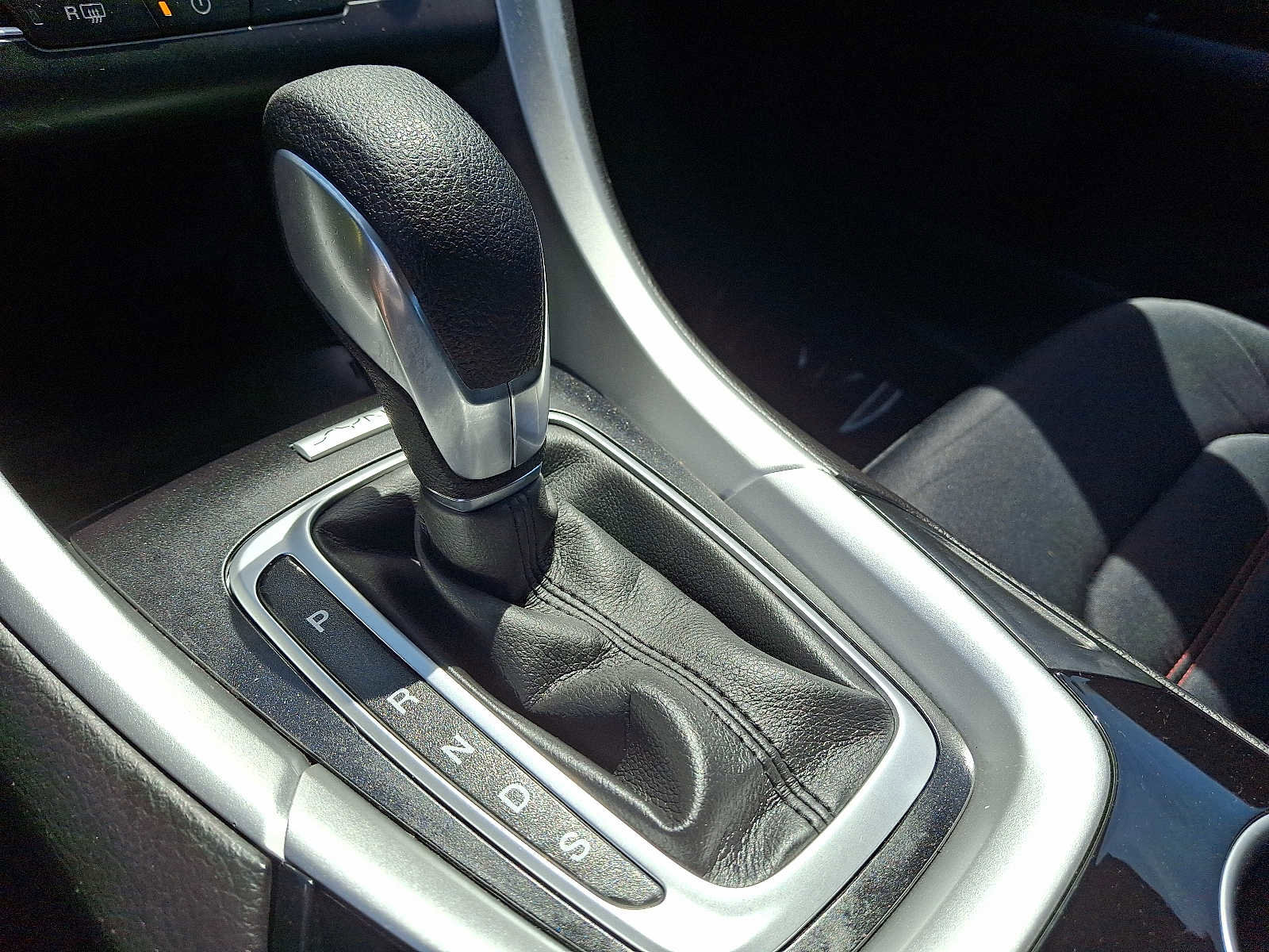 Used 2016 Ford Fusion SE AWD/4WD image 15