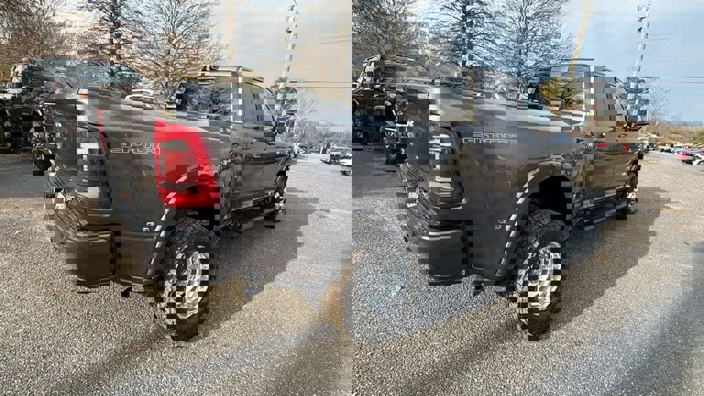 Used 2022 RAM 3500 Laramie image 5