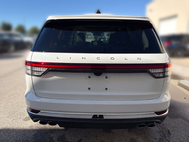 New 2027 Lincoln Aviator AWD image 7