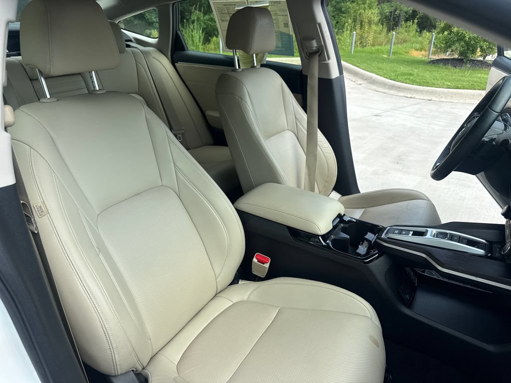 Certified 2018 Honda Clarity Touring image 35