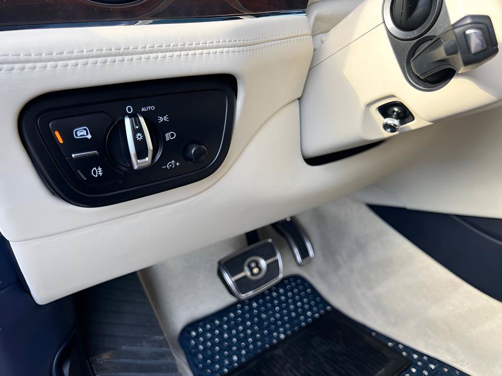 Used 2018 Bentley Bentayga AWD/4WD image 31