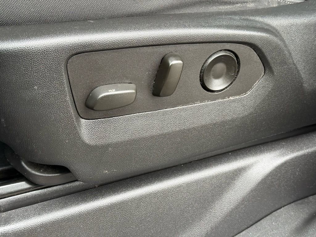 Used 2022 Chevrolet Silverado 1500 Custom image 15