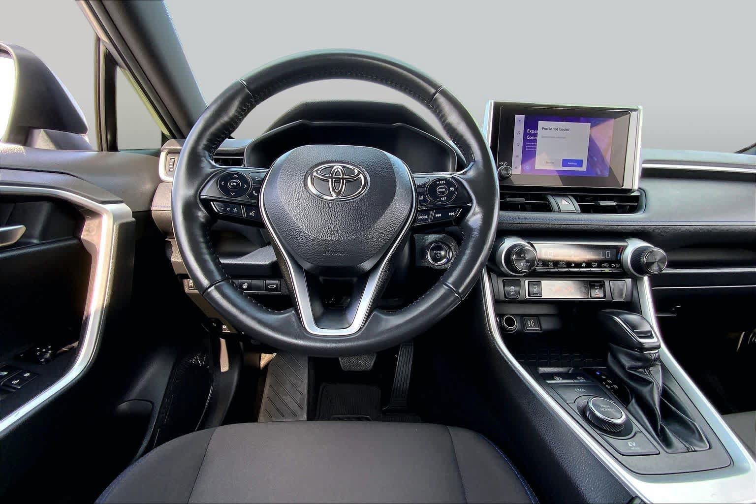 Used 2023 Toyota RAV4 SE w/ Convenience Package AWD/4WD image 6