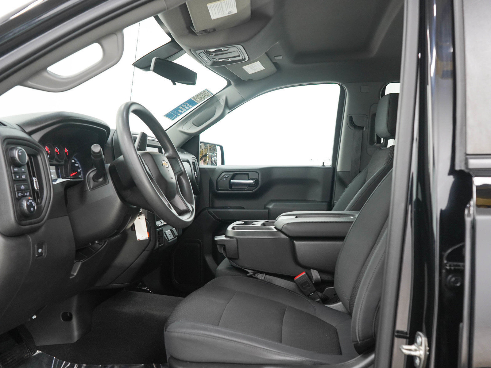 Used 2020 Chevrolet Silverado 1500 Custom w/ Custom Value Package AWD/4WD image 23