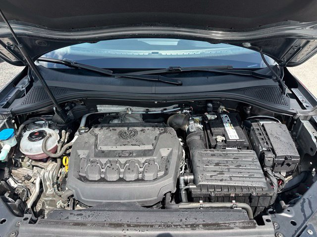 Used 2018 Volkswagen Tiguan SEL AWD/4WD image 14