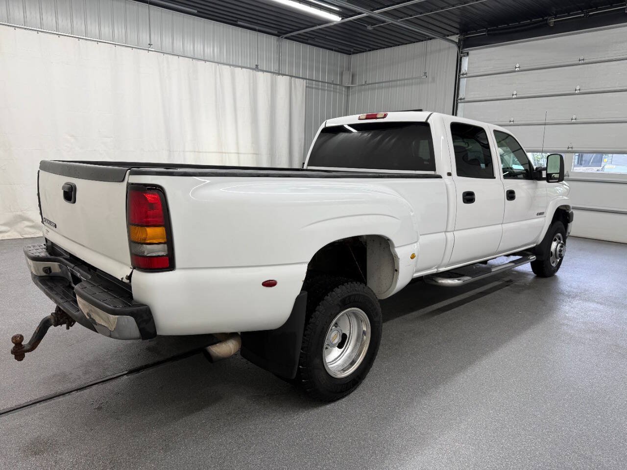 Used 2006 Chevrolet Silverado 3500 LT w/ Onstar Plus Package RWD image 4