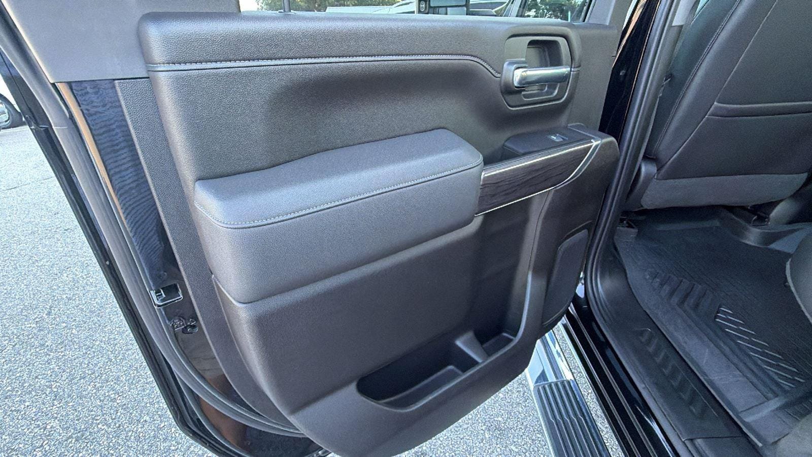 Used 2022 Chevrolet Silverado 2500 LTZ w/ LTZ Premium Package AWD/4WD image 21