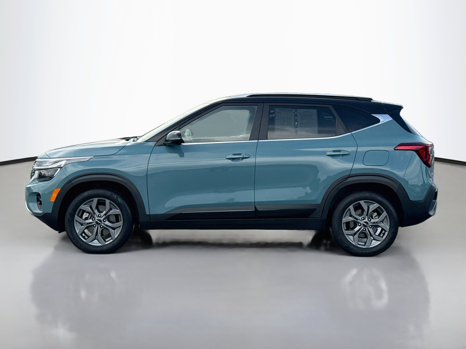 Used 2024 Kia Seltos S AWD/4WD image 4
