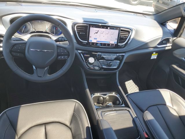 New 2026 Chrysler Pacifica Limited w/ S Appearance Package AWD/4WD image 13