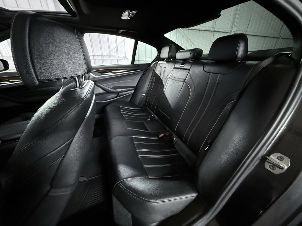 Used 2017 BMW 540i xDrive image 21