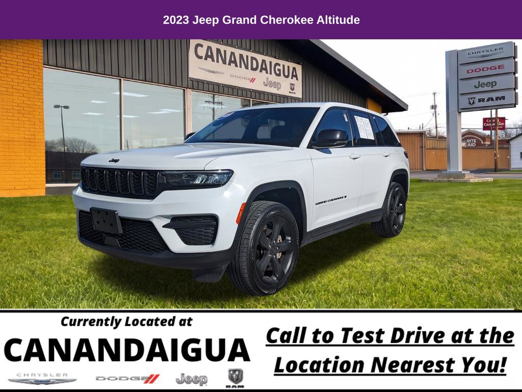 Used 2023 Jeep Grand Cherokee Altitude AWD/4WD image 8