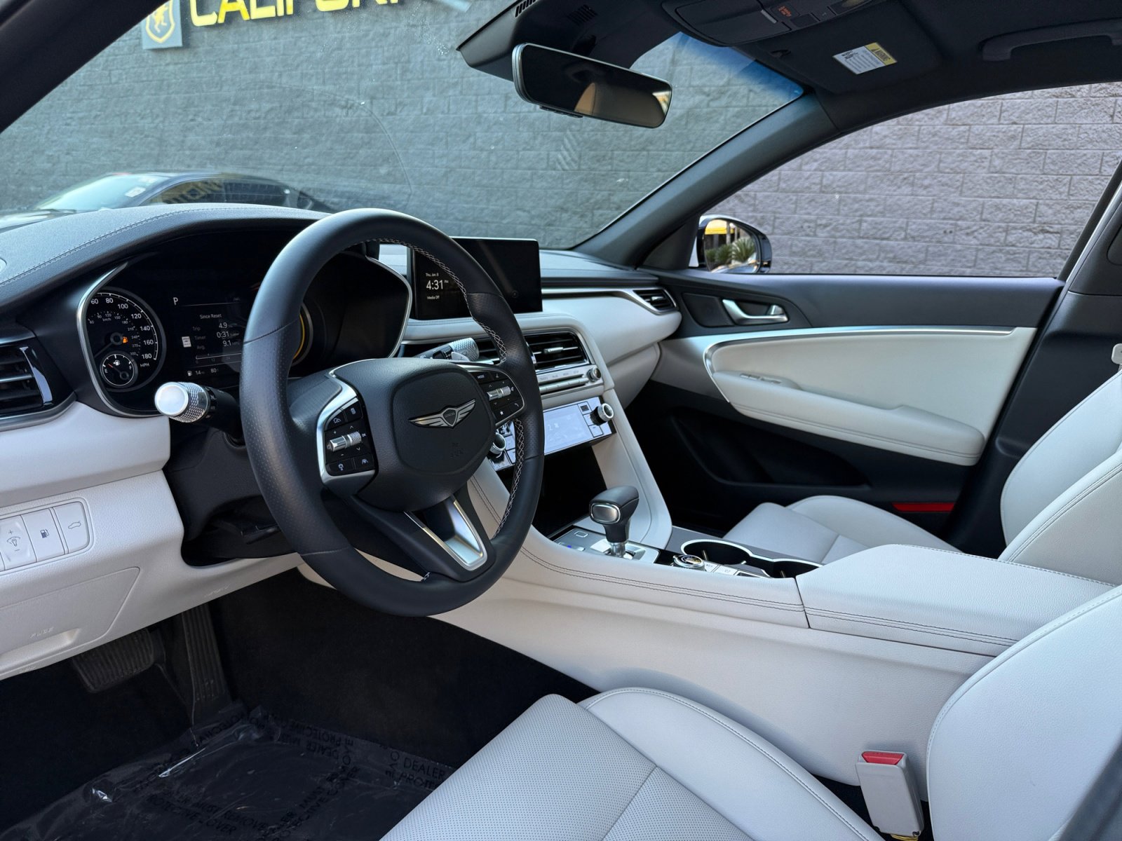 Used 2025 Genesis G70 2.5T image 15