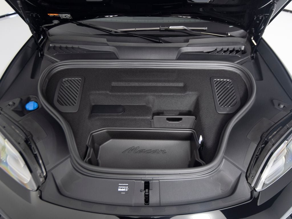 New 2026 Porsche Macan 4 Electric AWD/4WD image 41